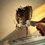 Фото по теме: Как заделать дыру в стене под розетку которая стала вываливаться