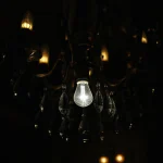 Фото по теме: Почему мерцает свет в люстре при выключенном положении выключателя